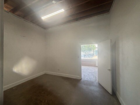 More Photos Of 1024 S Main St, Gainesville Warehouse For Lease