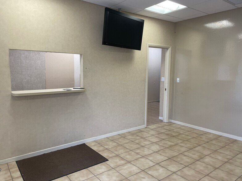 More Photos Of 5200 N Federal Hwy, Fort Lauderdale Unknown For Lease