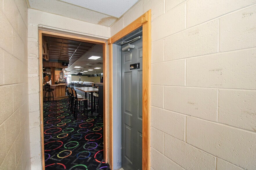 More Photos Of 125 Main St, Huron Bowling Alley For Sale