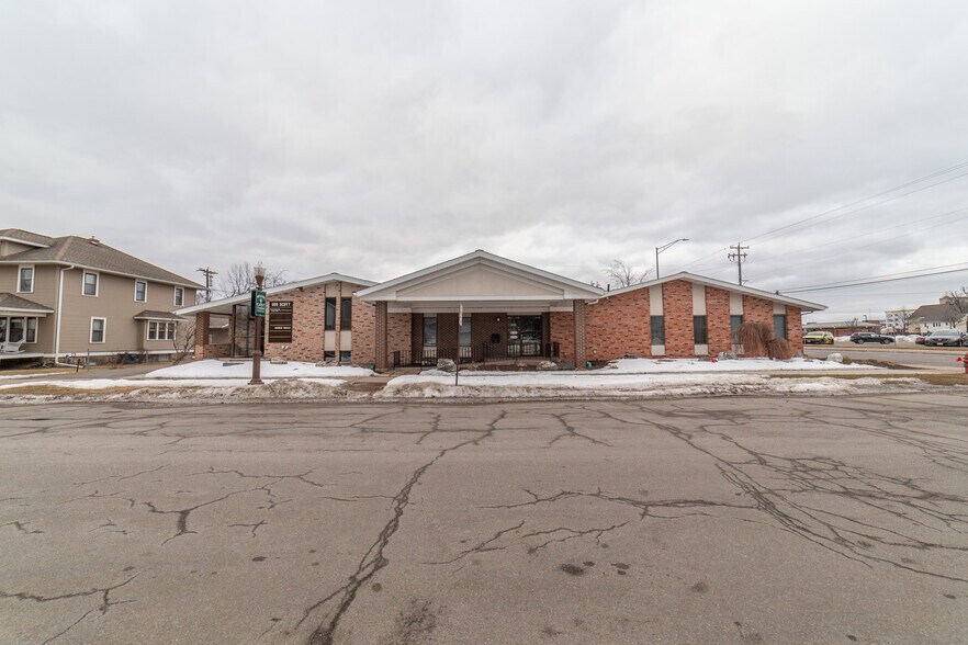 More Photos Of 605 Scott St, Wausau Office For Sale