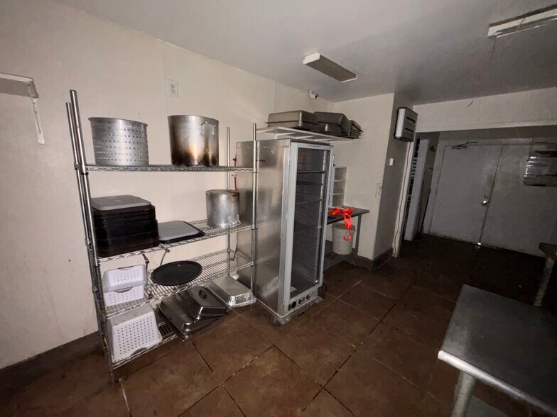 More Photos Of 607 4th St NW, Red Bay General Retail For Sale