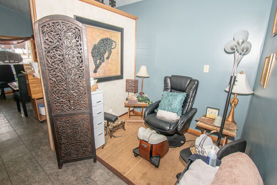 More Photos Of 3861 Main St, Mineral Ridge Office For Sale