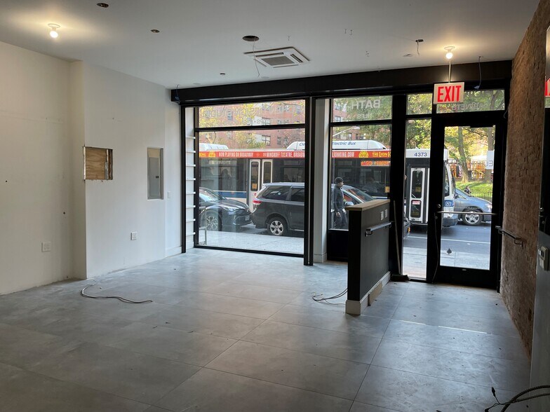 More Photos Of 457 W 125th St, New York Apartments For Lease