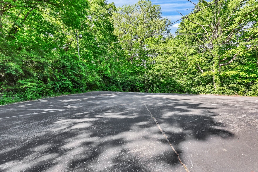 More Photos Of 1543 Madison St, Clarksville Specialty For Sale