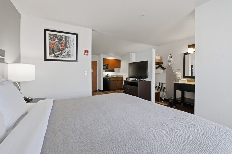 More Photos Of 1575 S Meridian Rd, Meridian Hotel For Sale