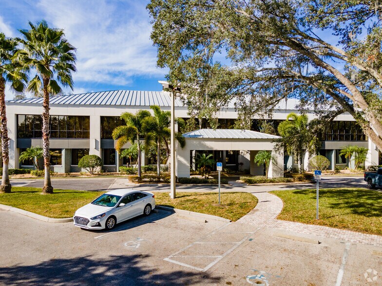 More Photos Of 3812 Coconut Palm Dr, Tampa Office For Lease