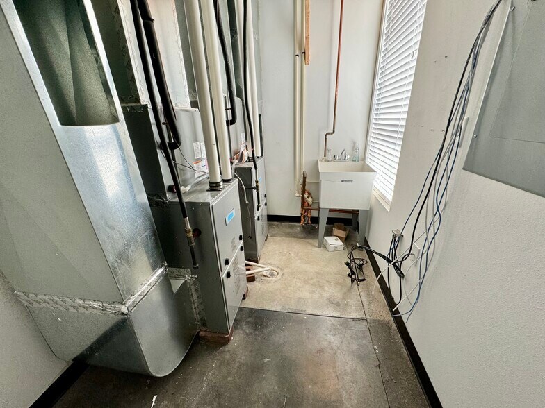 More Photos Of 216 Evergreen Dr, Glen Carbon Medical For Lease