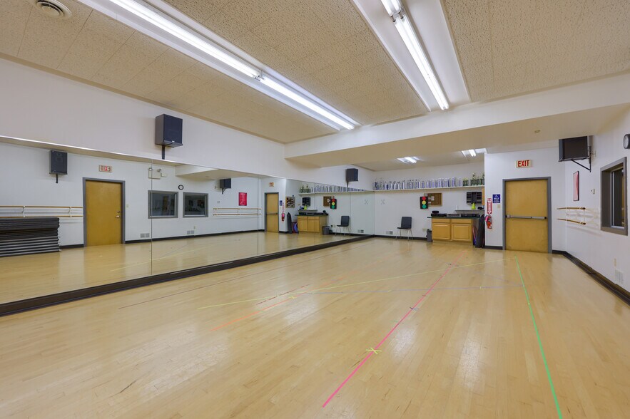 More Photos Of 3725 Kutztown Rd, Laureldale General Retail For Sale