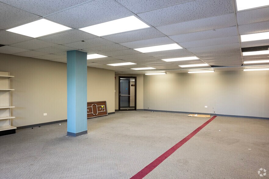 More Photos Of 1400 Renaissance Dr, Park Ridge Office For Sale