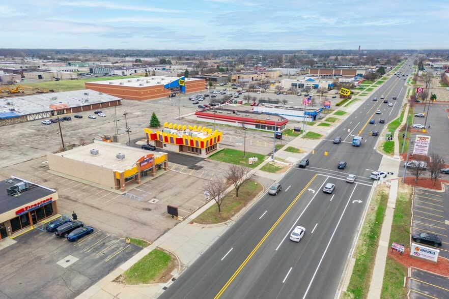 More Photos Of 32600 John R Rd, Madison Heights Freestanding For Lease