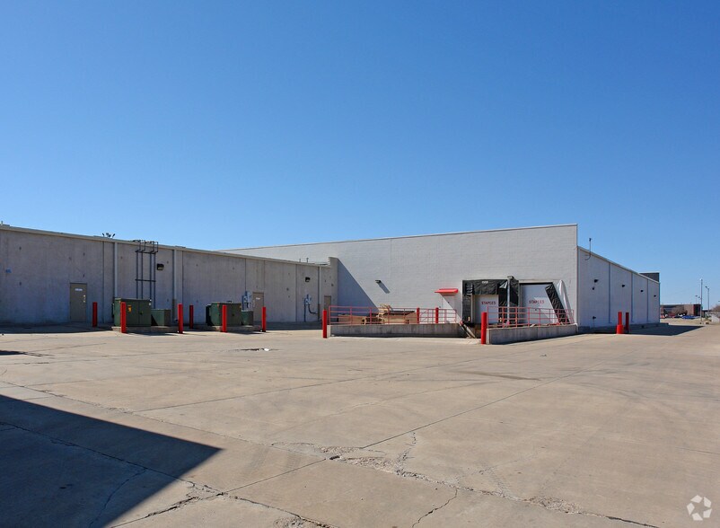 More Photos Of 3322-3518 W Owen K Garriott Rd, Enid Unknown For Lease