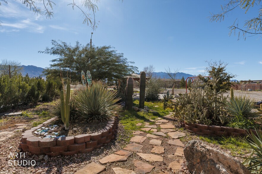 More Photos Of 3767 S Scenic Blvd, Littlefield Flex For Sale