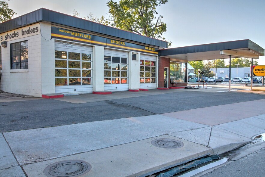 More Photos Of 2163 28th St, Boulder Freestanding For Lease