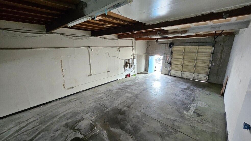 More Photos Of 200 Valley Dr, Brisbane Flex For Sale