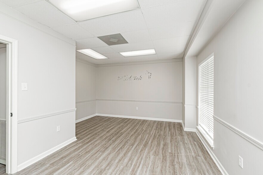 More Photos Of 7423 Picardy Ave, Baton Rouge Medical For Lease