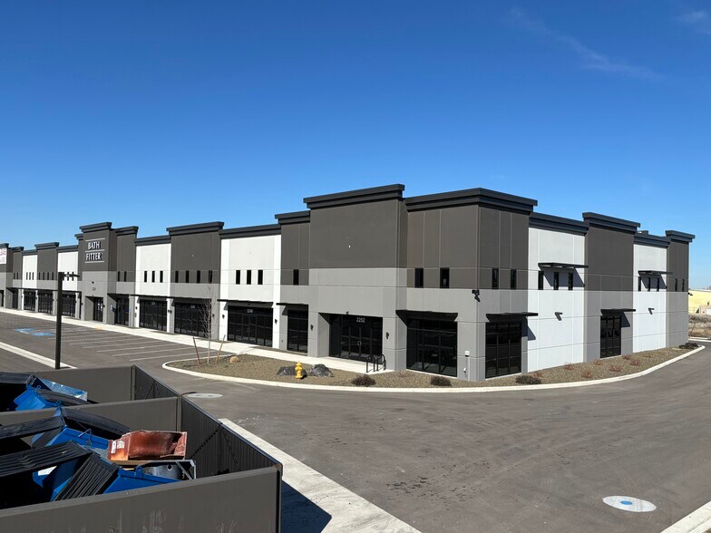 More Photos Of 2200 E Chisholm Dr, Nampa Showroom For Lease