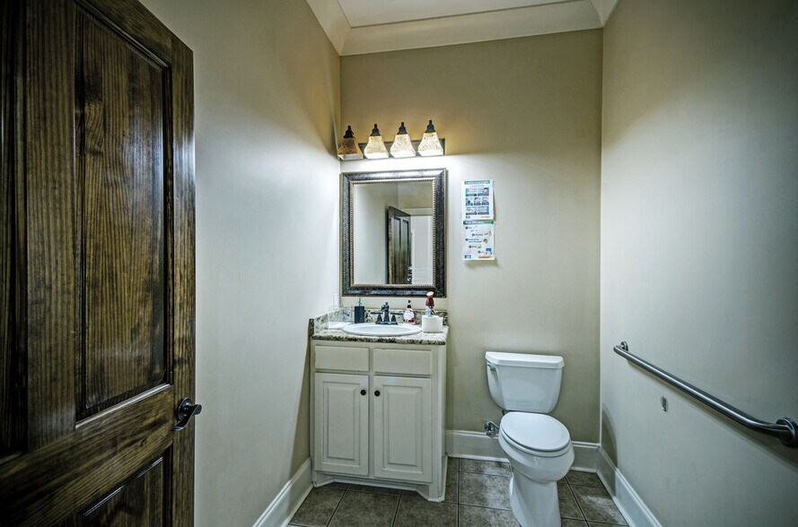 More Photos Of 1237 Highway 35, Forest Medical For Sale