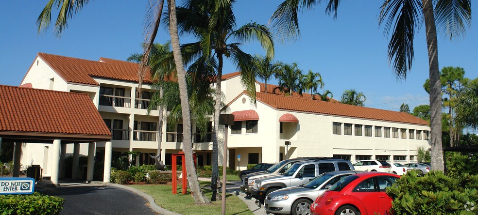 More Photos Of 801 Anchor Rode Dr, Naples Medical For Lease