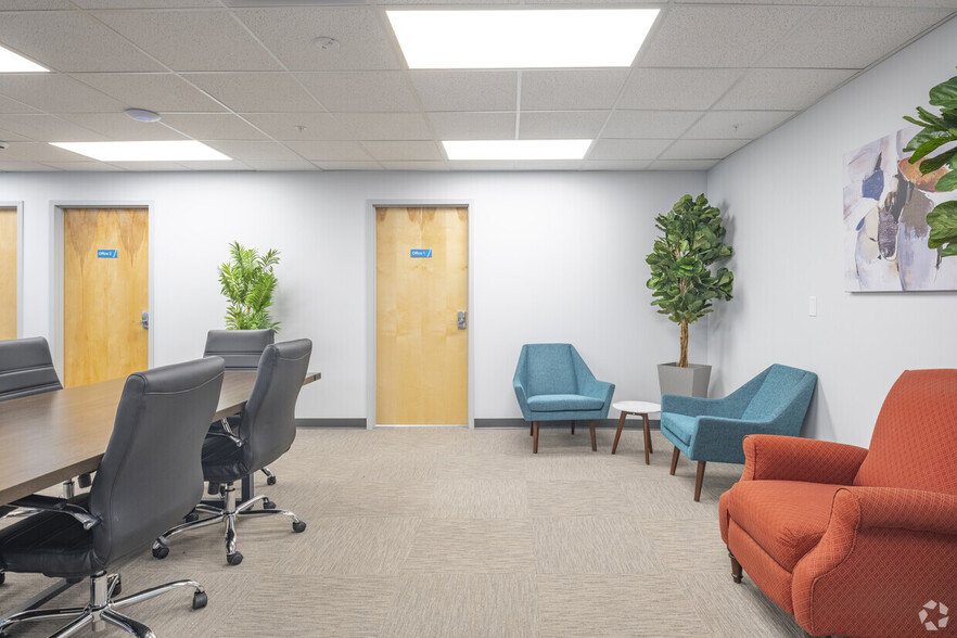 More Photos Of 10949 E Peakview Ave, Englewood Manufacturing For Lease