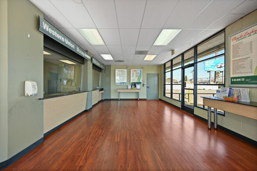 More Photos Of 1101-1105 W San Carlos St, San Jose Freestanding For Lease