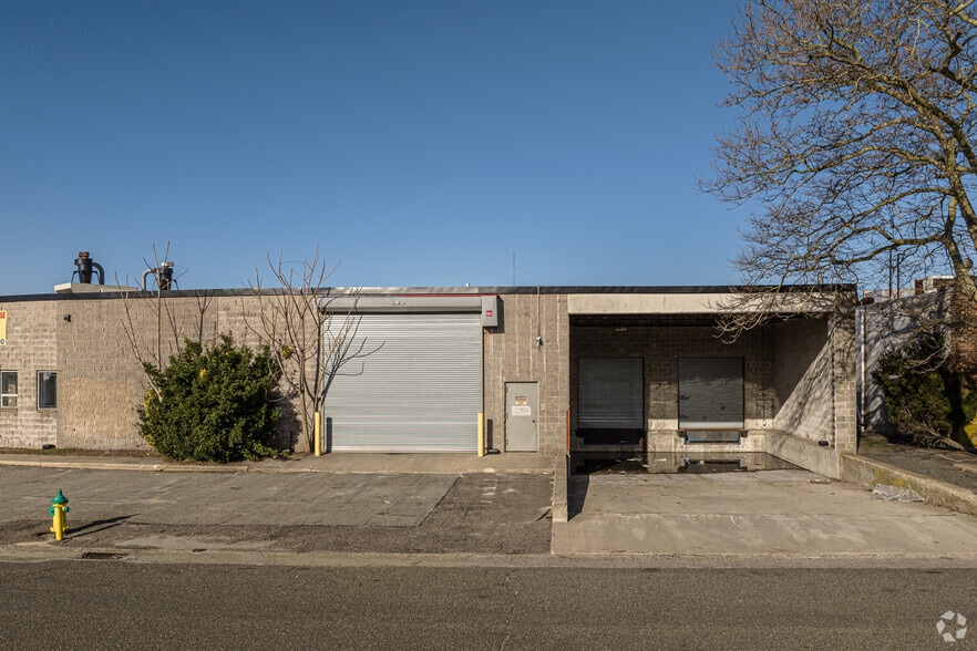 More Photos Of 320 Buffalo Ave, Freeport Manufacturing For Lease