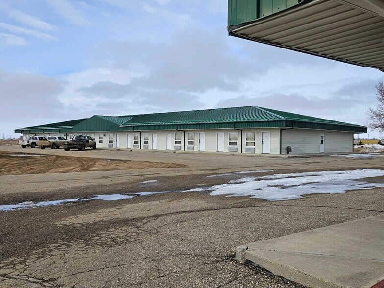 More Photos Of 238 Sims Ave, Weyburn Hotel For Sale