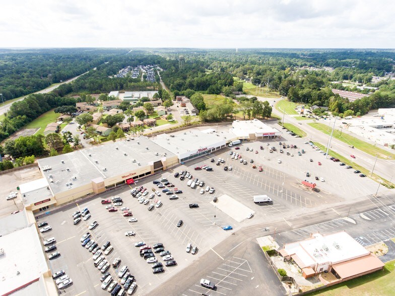 More Photos Of 4400 Hardy St, Hattiesburg Storefront For Sale