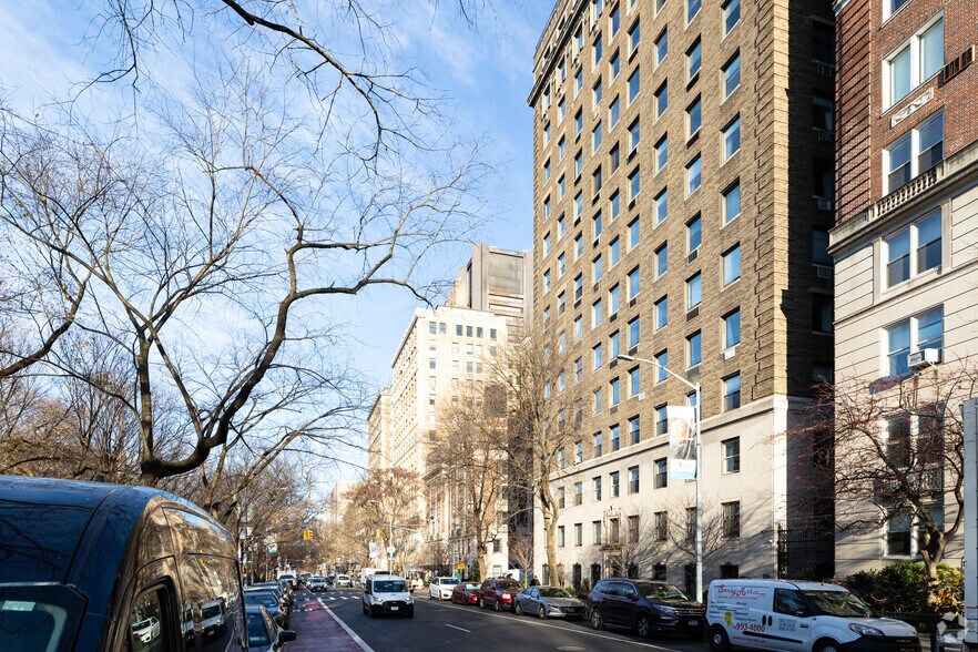 More Photos Of 1158 Fifth Ave, New York Coworking Space