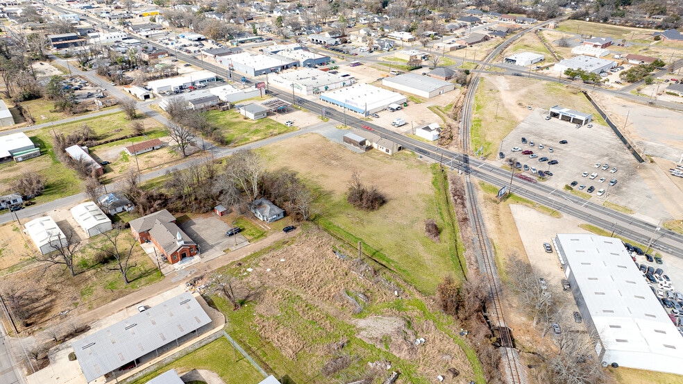 More Photos Of 1000 Louisville Ave, Monroe Office For Sale