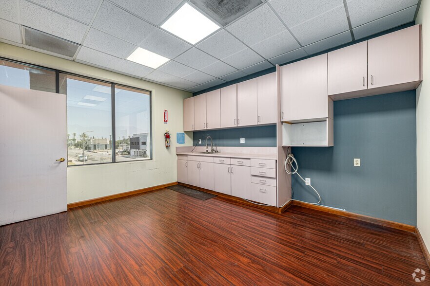 More Photos Of 1235 S Garfield Ave, Alhambra Loft Creative Space For Lease