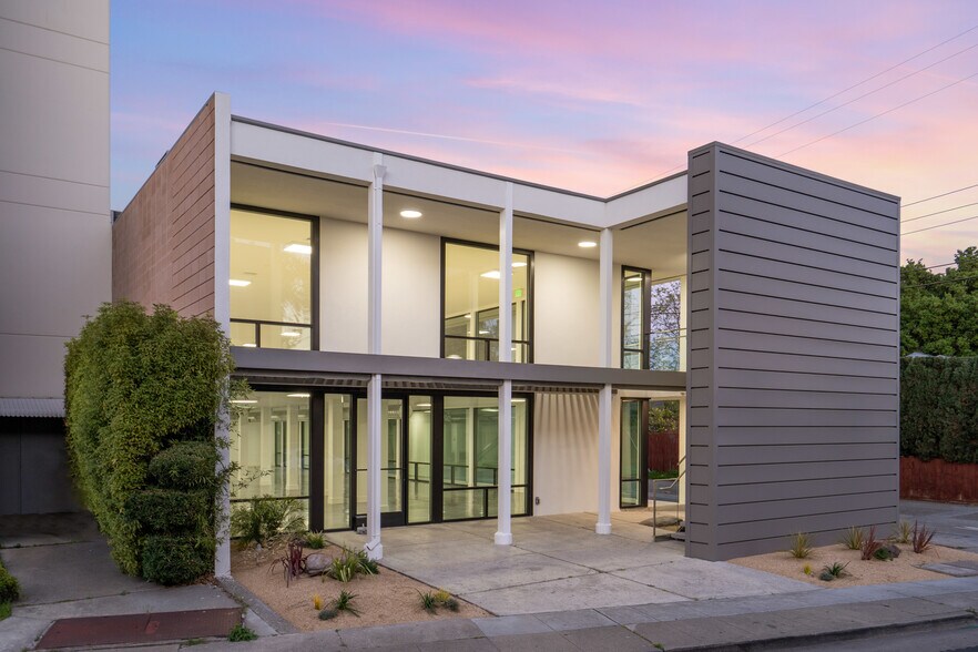 More Photos Of 2575 Flores St, San Mateo Office For Lease