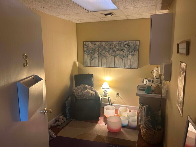 More Photos Of 250 Foxglove Dr, Mount Sterling Medical For Lease