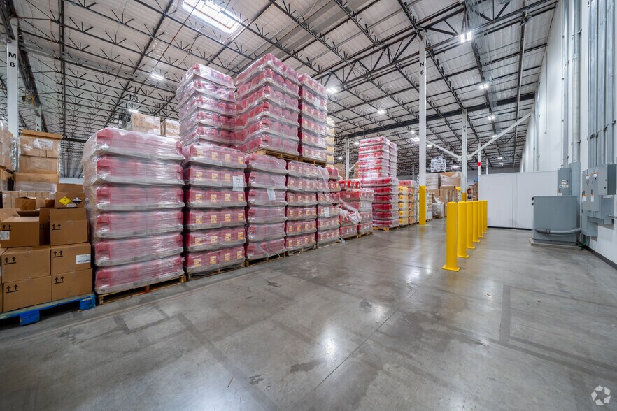 More Photos Of 12900 W Airport Blvd, Sugar Land Distribution For Lease