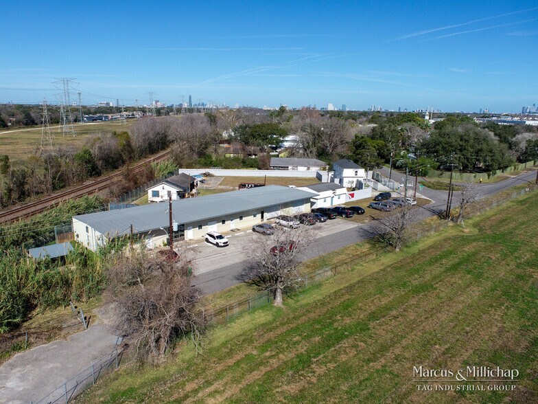 Primary Photo Of 11710 Old Main Street Loop Rd, Houston Warehouse For Sale