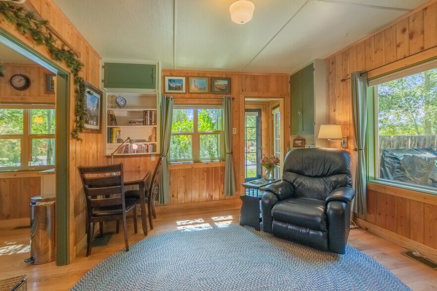 More Photos Of 717 Lake Ave, Grand Lake Specialty For Sale