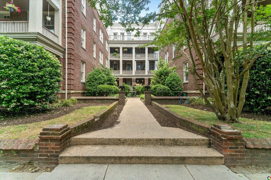 More Photos Of 230 E 40th St, Norfolk Apartments For Sale
