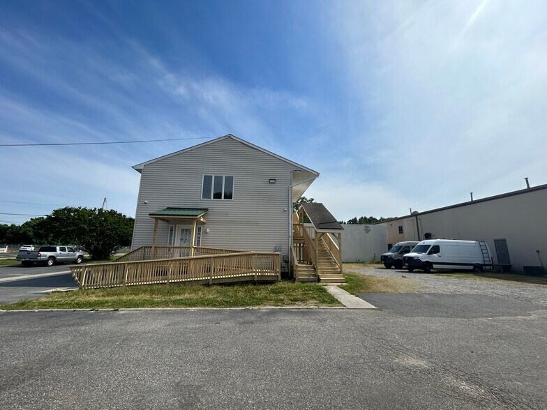 More Photos Of 117 S First Colonial Rd, Virginia Beach Office For Lease