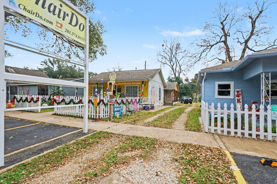 More Photos Of 5709 5th St, Katy Medical For Lease