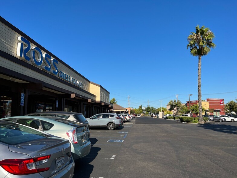 More Photos Of 6122-36 Lake Murray Blvd, La Mesa Storefront For Sale