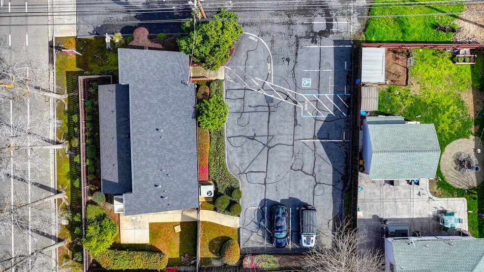 Primary Photo Of 496 East Ave, Lincoln Medical For Sale