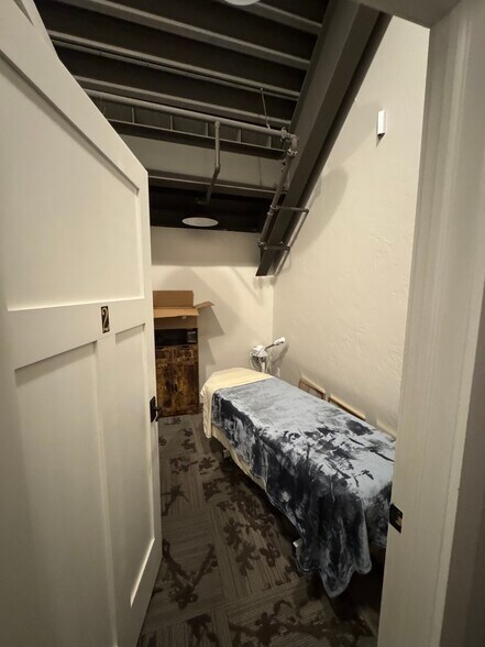 More Photos Of 160 W 2nd S, Rexburg General Retail For Lease