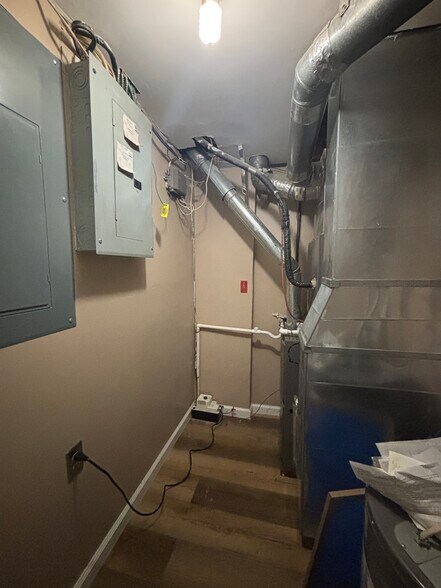 More Photos Of 216 Stelton Rd, Piscataway Medical For Sale