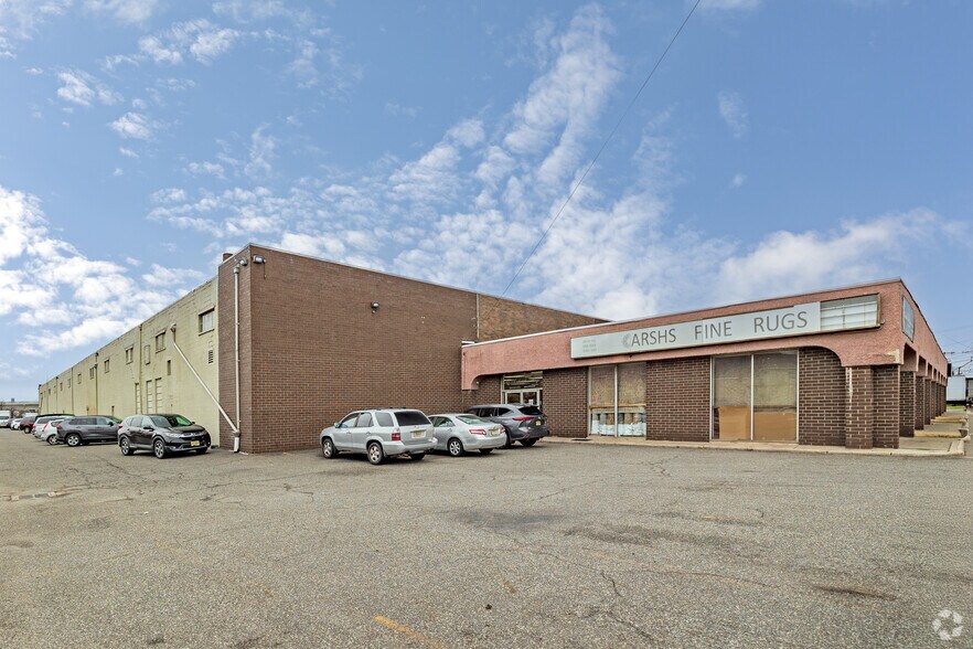More Photos Of 820 Washington Ave, Carlstadt Warehouse For Lease