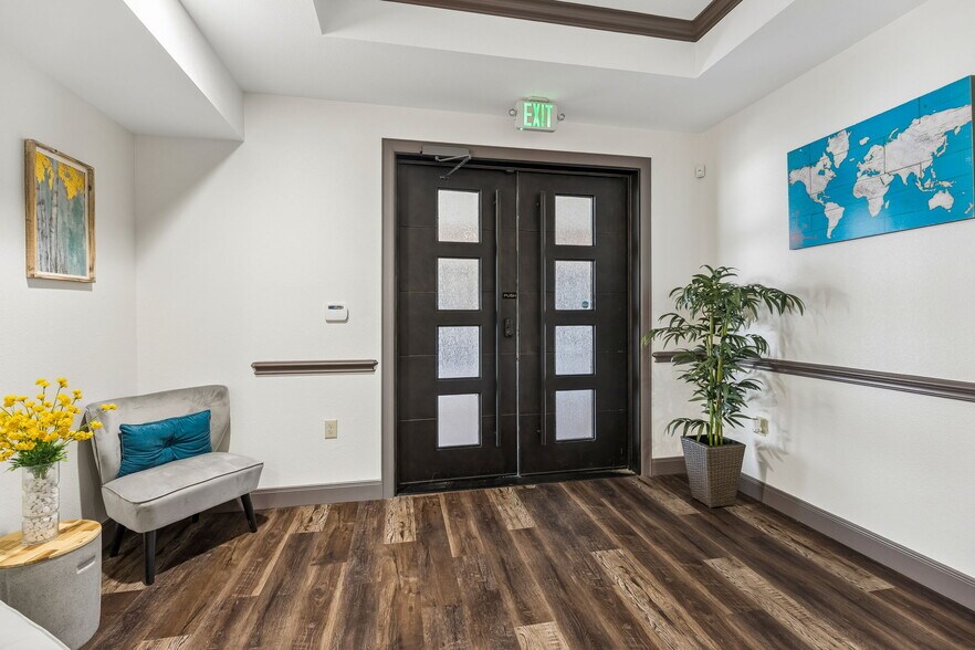 More Photos Of 4358 Lockhill Selma Rd, Shavano Park Medical For Lease