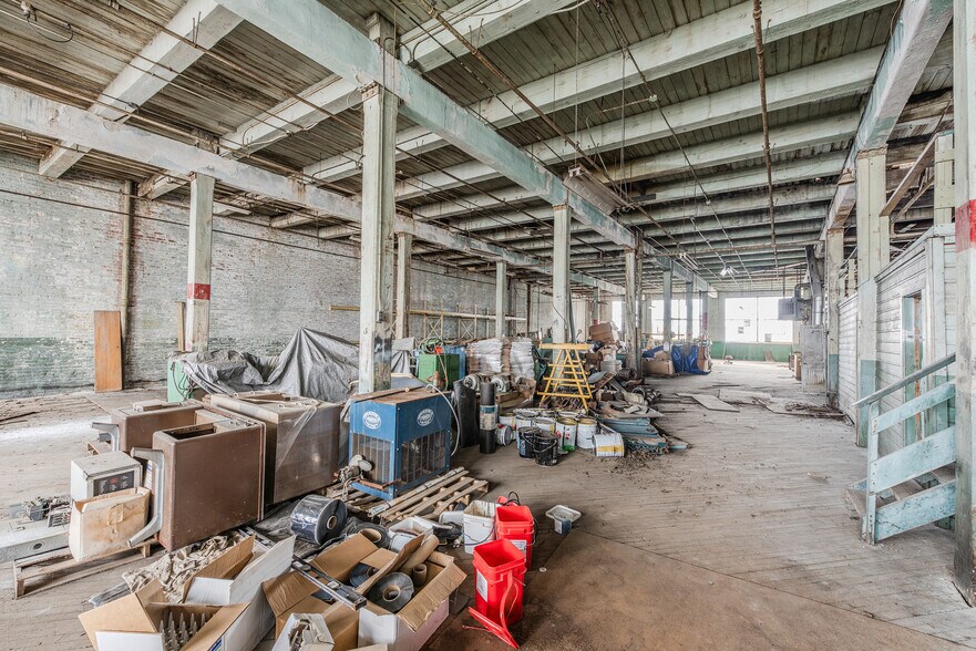 More Photos Of 3155 W 33rd St, Cleveland Warehouse For Sale