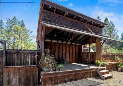 More Photos Of 33103-33105 Redwood Highway, O Brien Restaurant For Sale