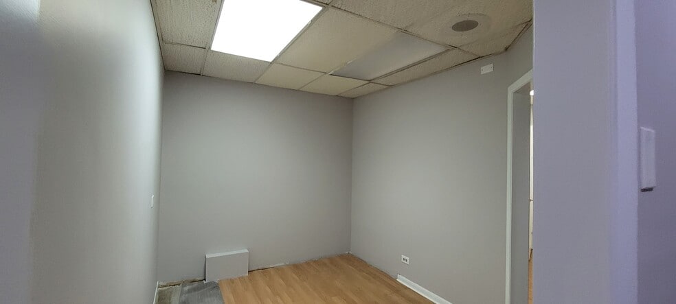 More Photos Of 7712 & 7716 W North Avenue, Elmwood Park Storefront Retail Office For Lease