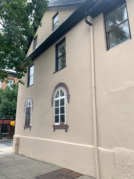 More Photos Of 41-45 N Market St, Frederick Storefront Retail Office For Lease