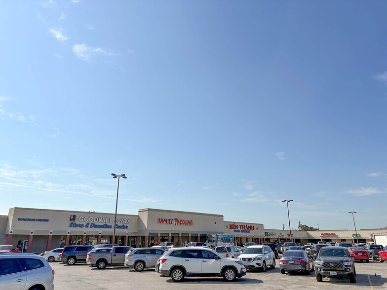 More Photos Of 10910-10998 Fuqua St, Houston Unknown For Lease