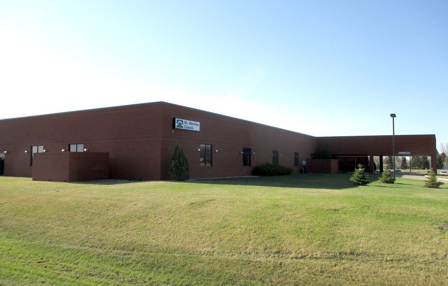 More Photos Of 2700 8th St NW, Minot Medical For Sale